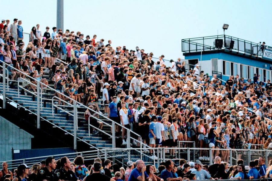 +The+student+section+at+the+Aug.+27+varsity+football+game+against+Palatine