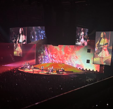 Kacey Musgraves goes out of this world at her “Deeper Well” concert