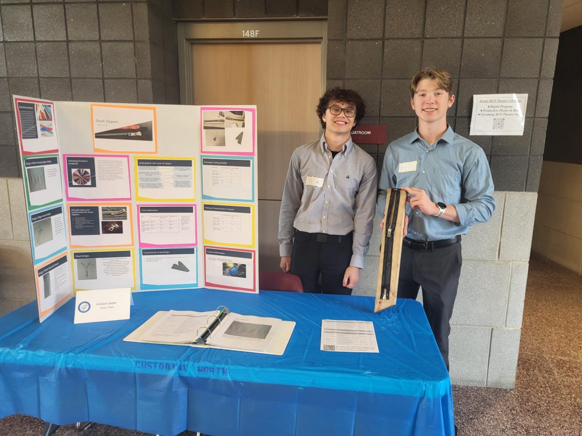 Junior Felipe Feldhaus and senior Shawn Ascher with their capstone project.