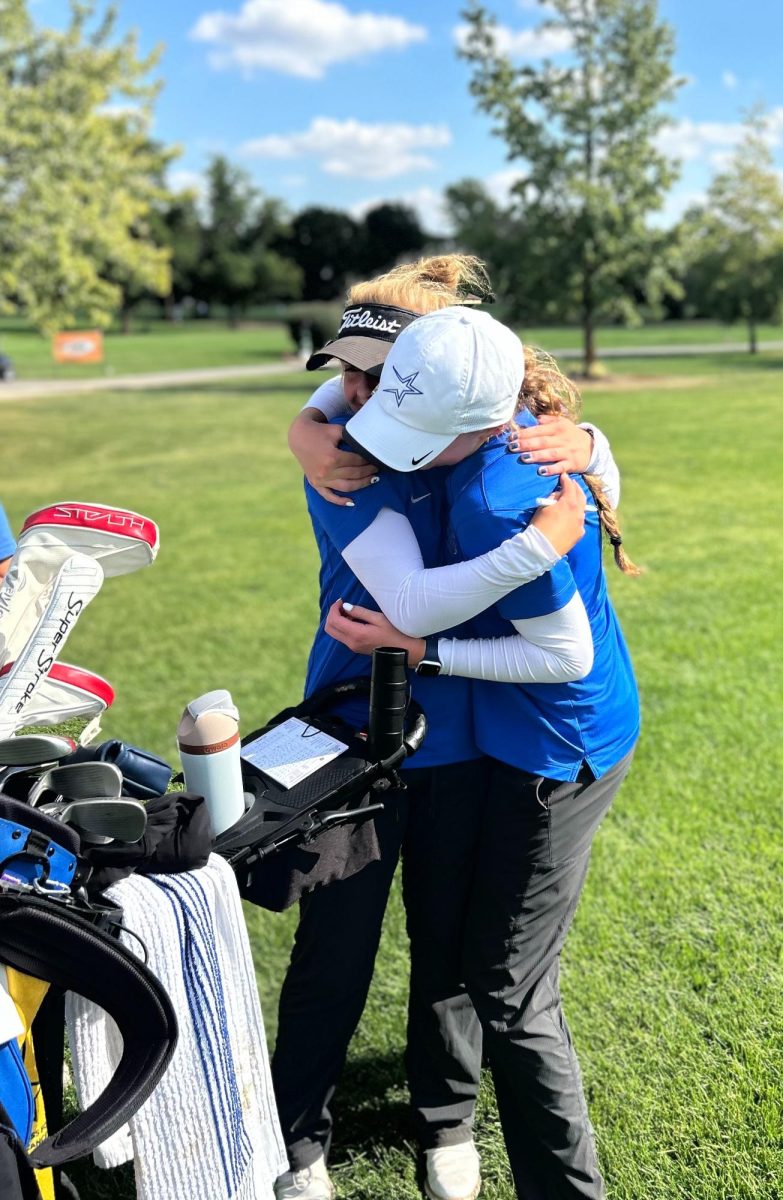 Sophomores Abigail Gizewicz and Kayla Beu at State